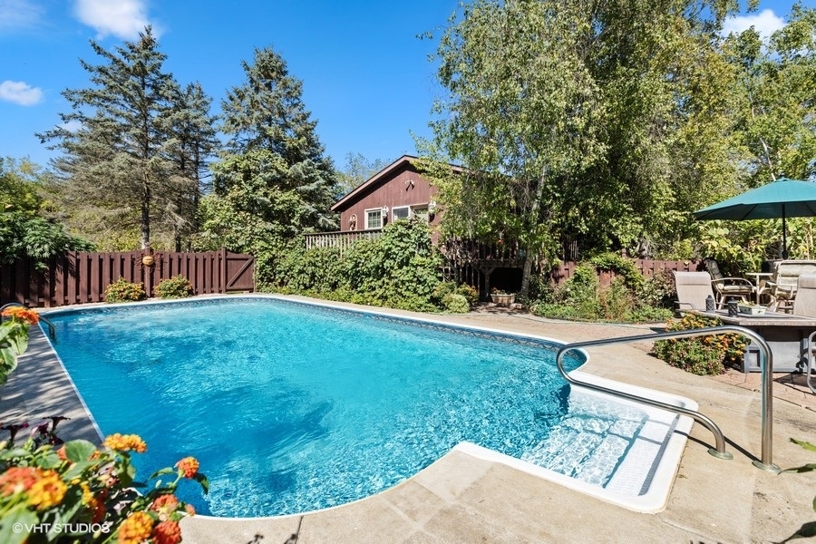 Wauconda, Illinois 60084, United States, 3 Bedrooms Bedrooms, ,3 BathroomsBathrooms,Residential,Active,234936