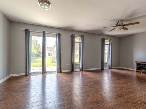 Tiny photo for 47 Bosworth Drive, Glendale Heights, IL 60139 (MLS # 12630577)