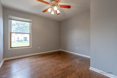 Tiny photo for 47 Bosworth Drive, Glendale Heights, IL 60139 (MLS # 12630577)
