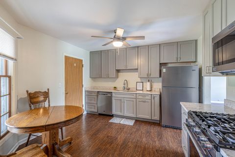 Tiny photo for 47 Bosworth Drive, Glendale Heights, IL 60139 (MLS # 12630577)