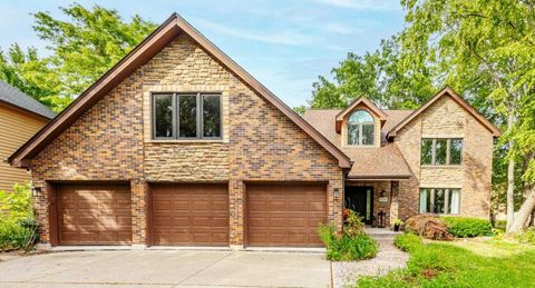 Photo of 2734 Alyssa Drive, Naperville, IL 60565 (MLS # 12455230)