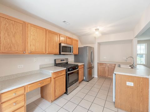 Tiny photo for 811 Serendipity Drive, Aurora, IL 60504 (MLS # 12491459)