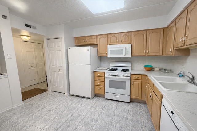 7081 W Touhy Avenue 410