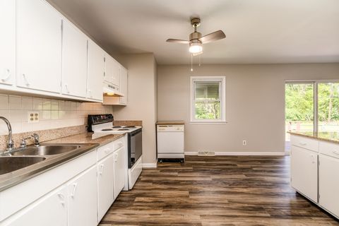 Tiny photo for 1307 N 16th Street, Murphysboro, IL 62966 (MLS # 12621630)