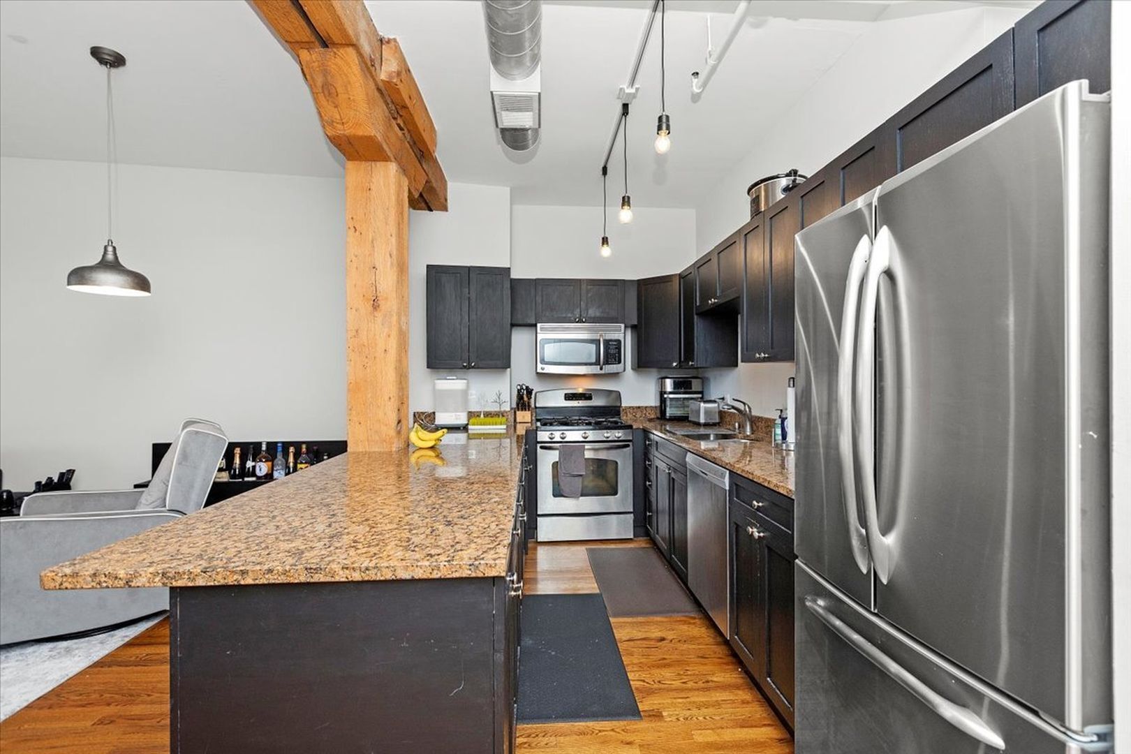 1735 W Diversey Parkway 417