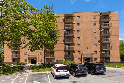 Photo of 6010 Lake Bluff Drive #301, Tinley Park, IL 60477 (MLS # 12652187)