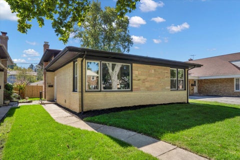 Photo of 5311 Grove Street, Skokie, IL 60077 (MLS # 12781302)