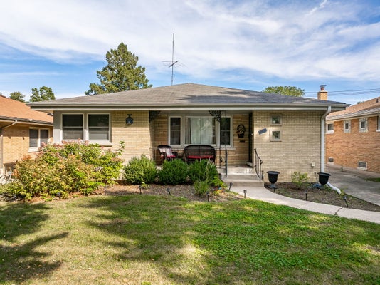 937 ROBINHOOD LN, LA GRANGE PARK, IL 60526 - Image 4cb89134dbdcd000269d249206d59d5b/2592592829