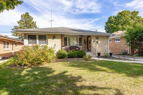 Tiny photo for 937 Robinhood Lane, La Grange Park, IL 60526 (MLS # 12574179)