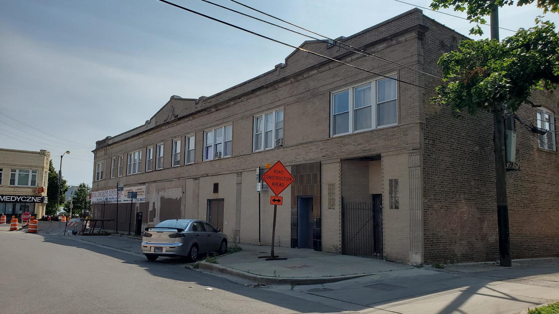 3002 N Milwaukee Avenue