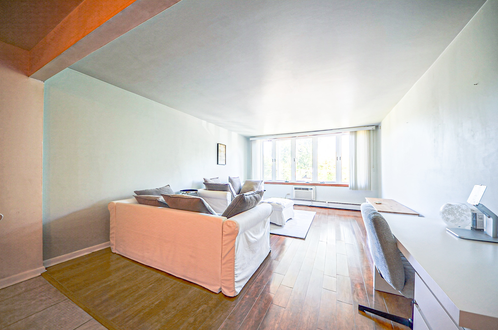 2033 Sherman Avenue 403