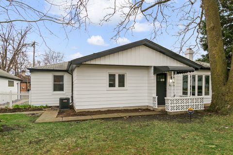 Photo of 9139 Robinson Avenue, Franklin Park, IL 60131 (MLS # 12604131)