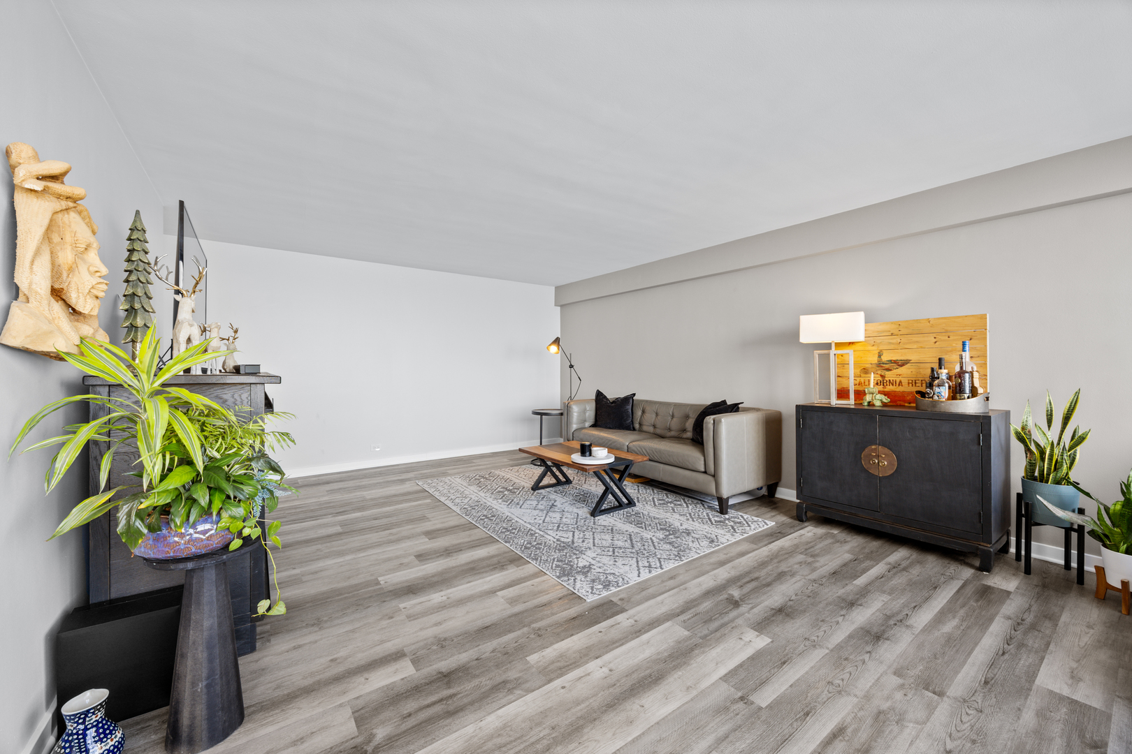 3430 N Lake Shore Drive 15L