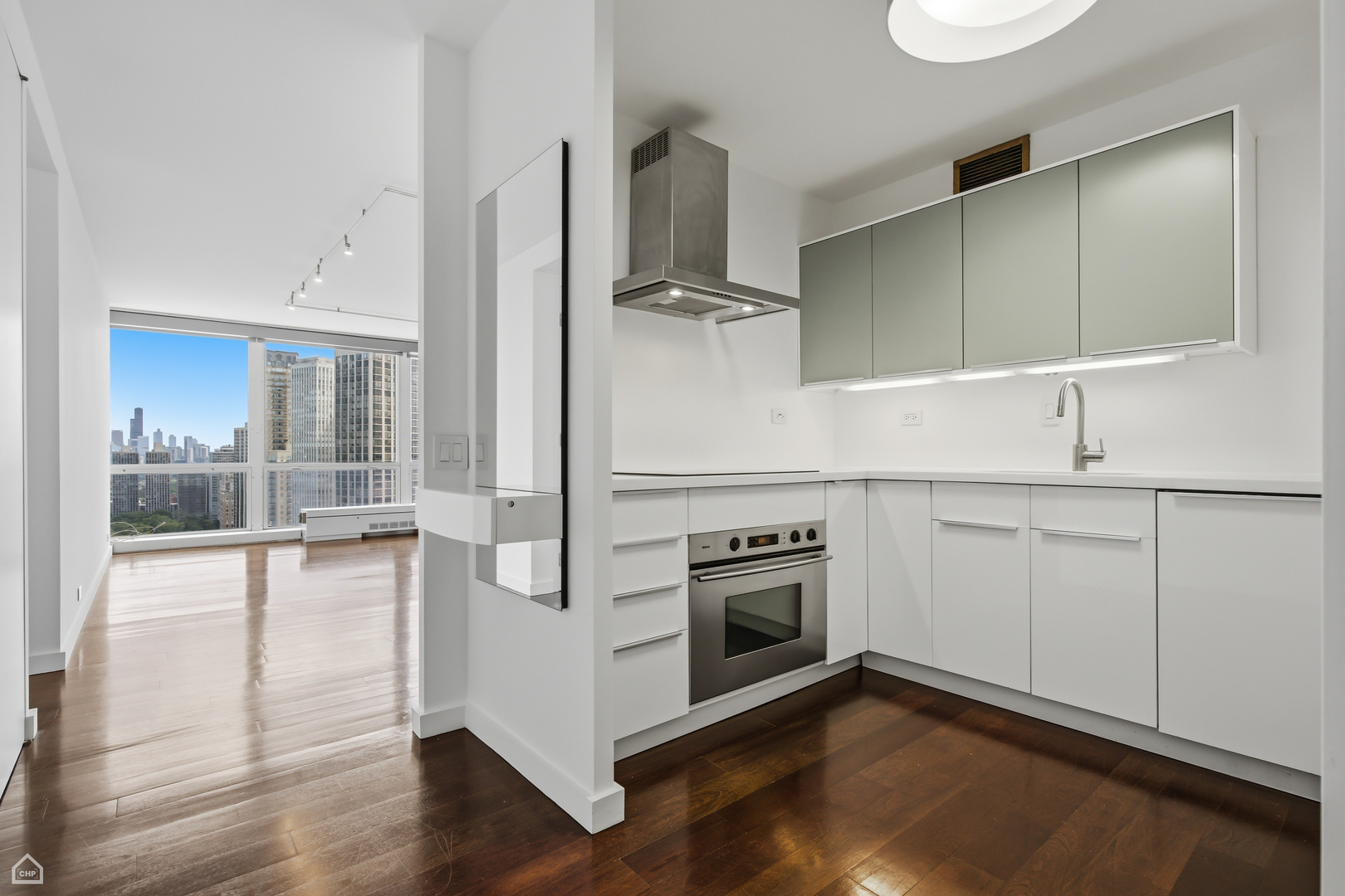 340 W DIVERSEY Parkway 2817
