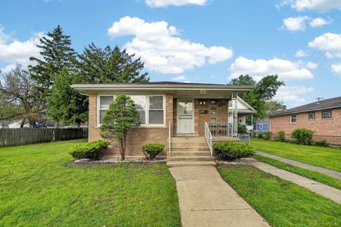 Tiny photo for 12326 S Racine Avenue, Calumet Park, IL 60827 (MLS # 12589976)