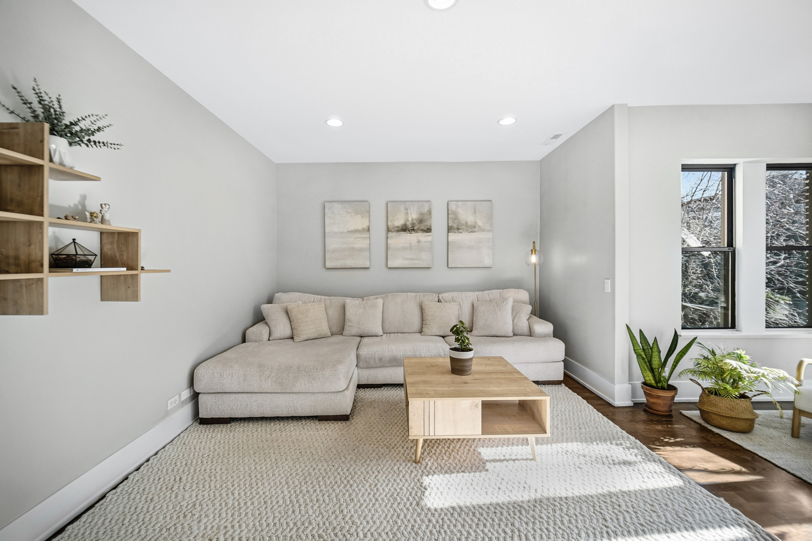 840 W Gunnison Street 2E