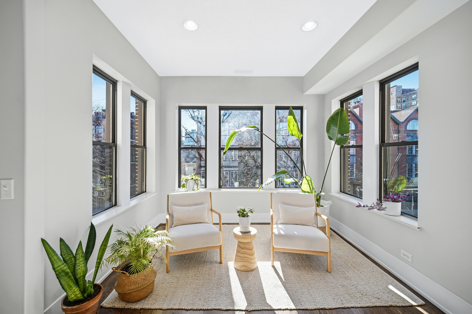 840 W Gunnison Street 2E