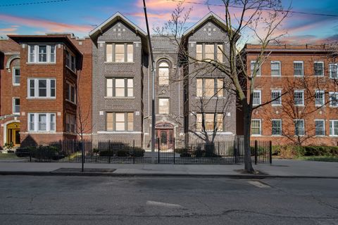 Photo of 840 W Gunnison Street #2E, Chicago, IL 60640 (MLS # 12546602)