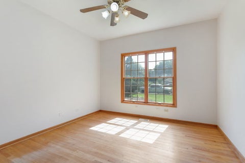 Tiny photo for 945 Kingston Street, Wheaton, IL 60187 (MLS # 12730067)