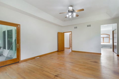 Tiny photo for 945 Kingston Street, Wheaton, IL 60187 (MLS # 12730067)
