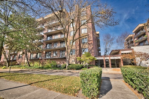 Photo of 9558 Gross Point Road #201A, Skokie, IL 60076 (MLS # 12669244)