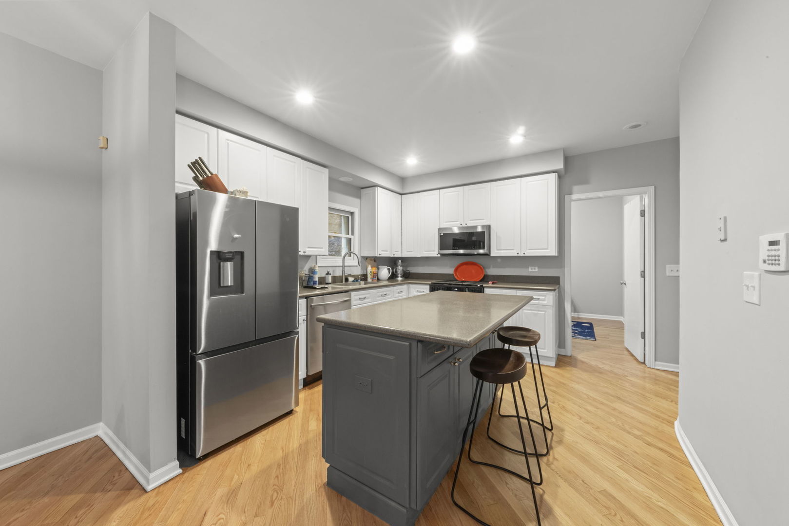 1525 W George Street 1