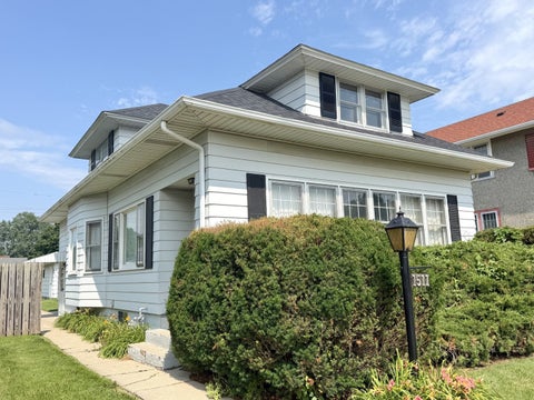 Tiny photo for 1511 St Vincents Avenue, Lasalle, IL 61301 (MLS # 12698100)