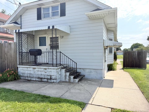 Tiny photo for 1511 St Vincents Avenue, Lasalle, IL 61301 (MLS # 12698100)