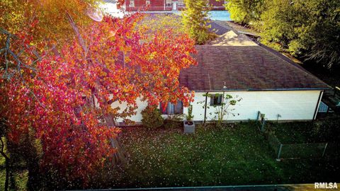 Tiny photo for 806 E BOULEVARD Street, Marion, IL 62959 (MLS # QC4268915)