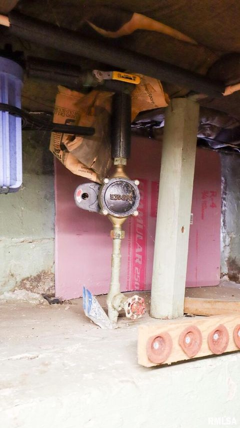 Tiny photo for 806 E BOULEVARD Street, Marion, IL 62959 (MLS # QC4268915)