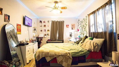 Tiny photo for 806 E BOULEVARD Street, Marion, IL 62959 (MLS # QC4268915)