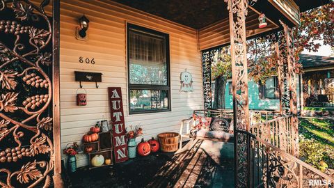 Tiny photo for 806 E BOULEVARD Street, Marion, IL 62959 (MLS # QC4268915)