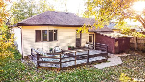 Tiny photo for 806 E BOULEVARD Street, Marion, IL 62959 (MLS # QC4268915)