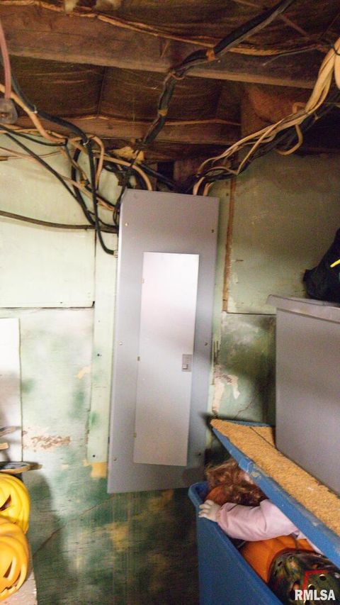 Tiny photo for 806 E BOULEVARD Street, Marion, IL 62959 (MLS # QC4268915)