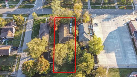 Tiny photo for 806 E BOULEVARD Street, Marion, IL 62959 (MLS # QC4268915)