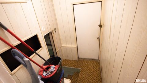 Tiny photo for 806 E BOULEVARD Street, Marion, IL 62959 (MLS # QC4268915)