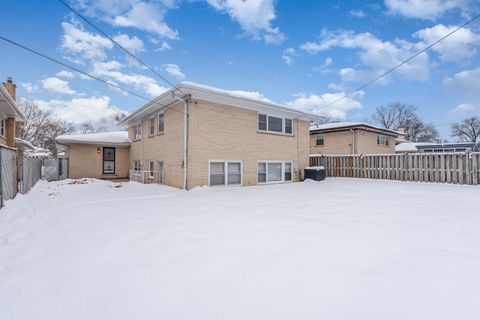 Tiny photo for 2913 Kensington Avenue, Westchester, IL 60154 (MLS # 12571998)
