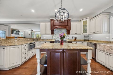 Tiny photo for 550 S Edson Avenue, Lombard, IL 60148 (MLS # 12616127)