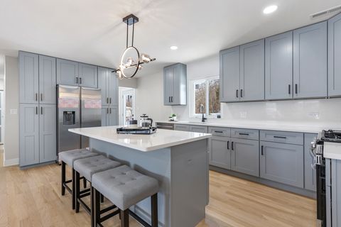 Tiny photo for 1485 Jefferson Road, Hoffman Estates, IL 60169 (MLS # 12534578)