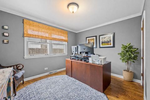 Tiny photo for 1695 Overland Trail, Deerfield, IL 60015 (MLS # 12585391)