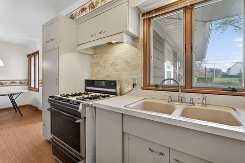 Tiny photo for 1301 Sherwood Place, Joliet, IL 60435 (MLS # 12616861)