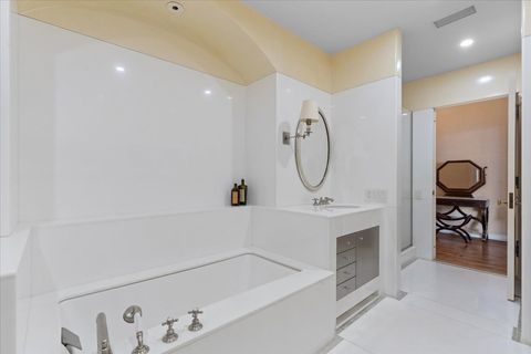 Tiny photo for 199 E Lake Shore Drive #4W, Chicago, IL 60611 (MLS # 12602342)