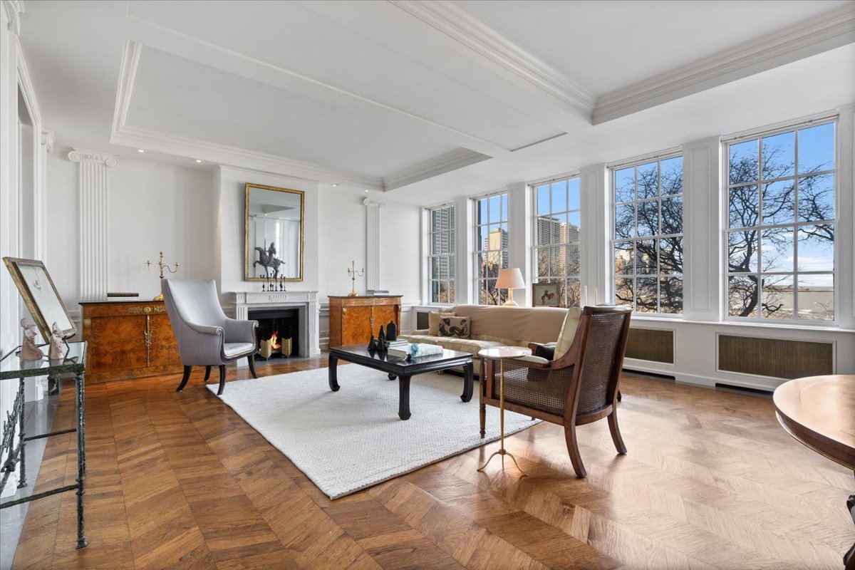 199 E Lake Shore Drive 4W