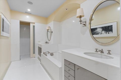 Tiny photo for 199 E Lake Shore Drive #4W, Chicago, IL 60611 (MLS # 12602342)