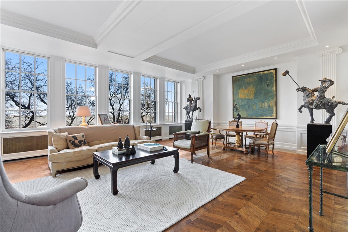 199 E Lake Shore Drive 4W