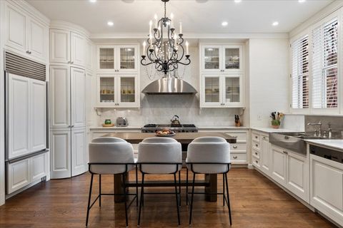 Tiny photo for 199 E Lake Shore Drive #4W, Chicago, IL 60611 (MLS # 12602342)