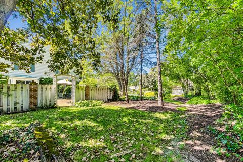 Tiny photo for 2154 Northgate Road, Northfield, IL 60093 (MLS # 12554191)