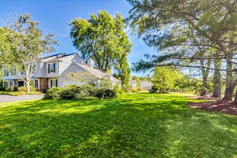 Tiny photo for 2154 Northgate Road, Northfield, IL 60093 (MLS # 12554191)