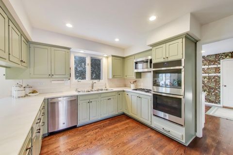 Tiny photo for 2154 Northgate Road, Northfield, IL 60093 (MLS # 12554191)