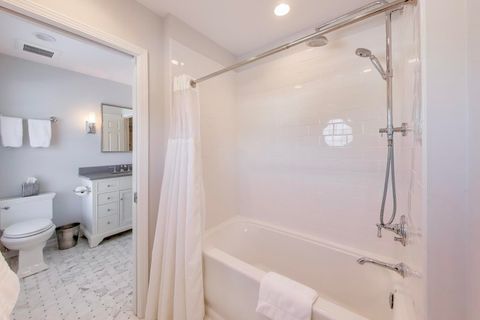 Tiny photo for 2154 Northgate Road, Northfield, IL 60093 (MLS # 12554191)